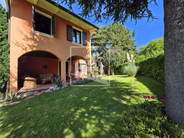 Villa Indipendente in vendita a Appennino Reggiano, Re