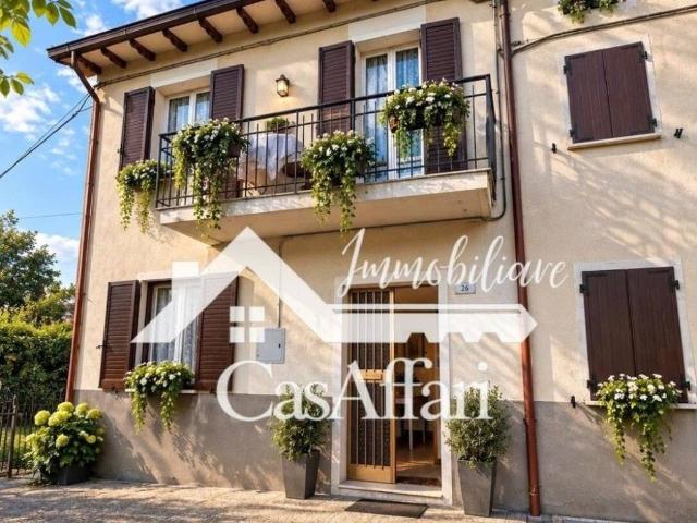 Villa Indipendente in vendita a Appennino Reggiano, Re