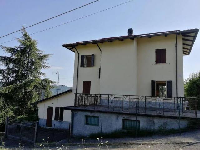 Villa Indipendente in vendita a Appennino Reggiano, Re