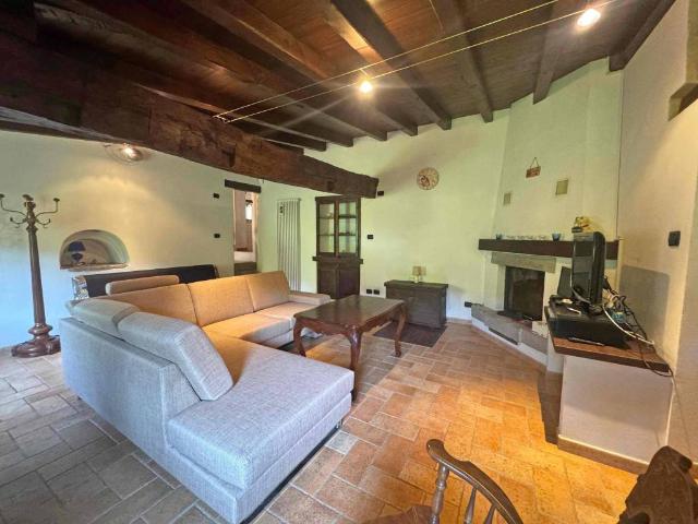Villa Indipendente in vendita a Appennino Reggiano, Re