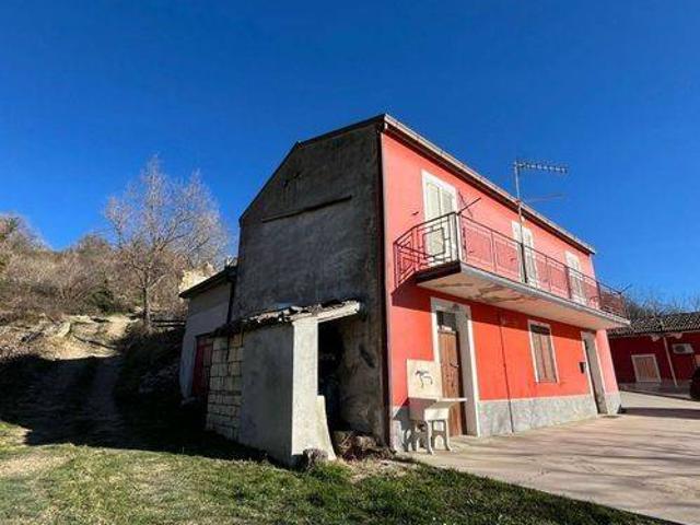 Rustico in vendita a Carpineto Della Nora, Abruzzo