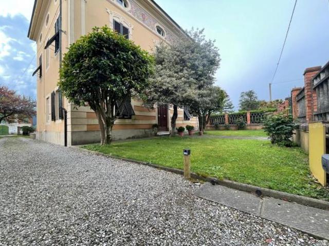 Villa Indipendente in vendita a Capannori, Toscana