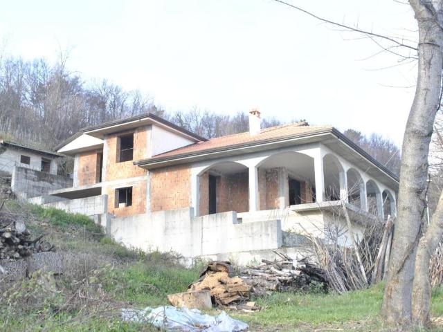 Villa Indipendente in vendita a Carrara, Toscana