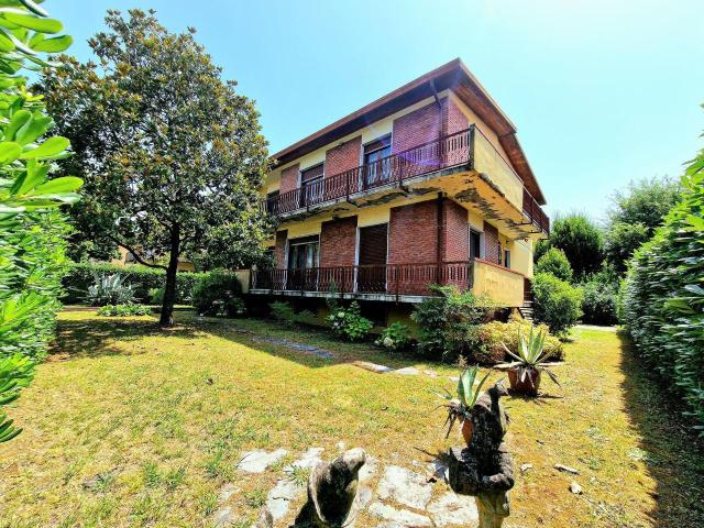 Villa Indipendente in vendita a Sant'Antonio, Carrara