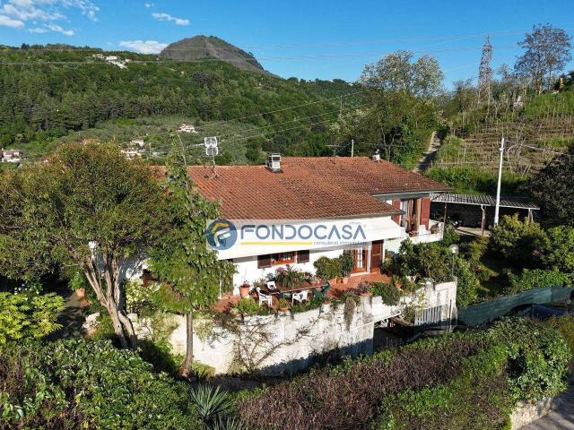 Villa Indipendente in vendita a Codena, Carrara