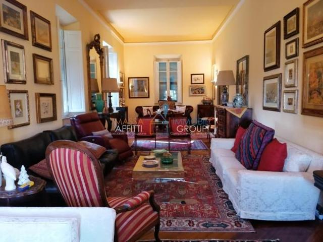 Villa Indipendente in vendita a Pontecimato, Carrara