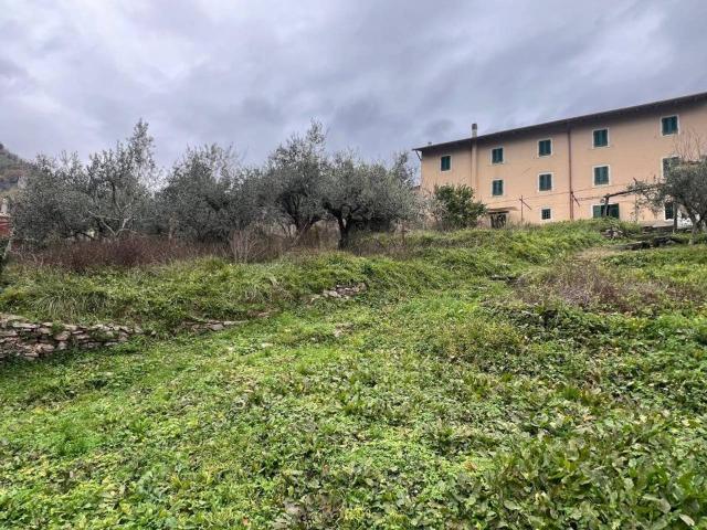 Villa Indipendente in vendita a Carrara, Toscana