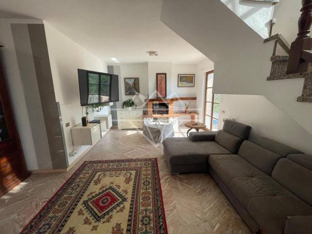 Villa Indipendente in vendita a Carrara, Toscana
