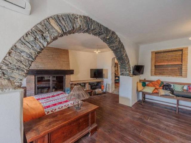 Villa Indipendente in vendita a La Prada, Carrara