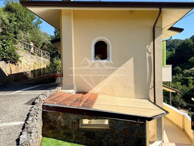 Villa Indipendente in vendita a Marina Di Massa, Toscana