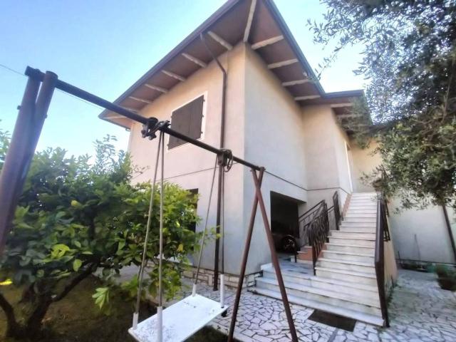 Villa Indipendente in vendita a Perticata, Carrara