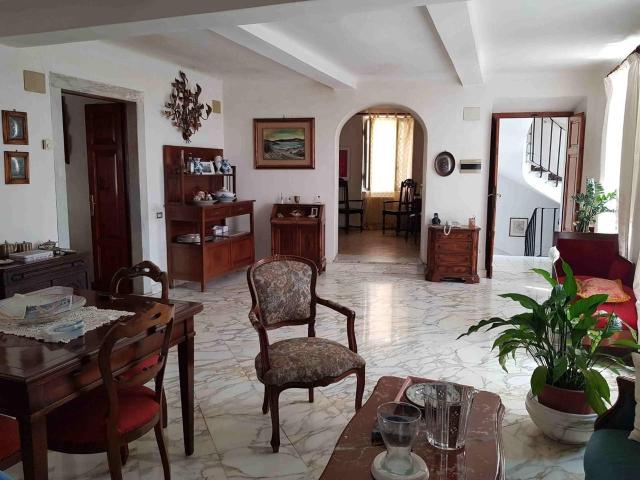 Villa Indipendente in vendita a Gildona, Carrara