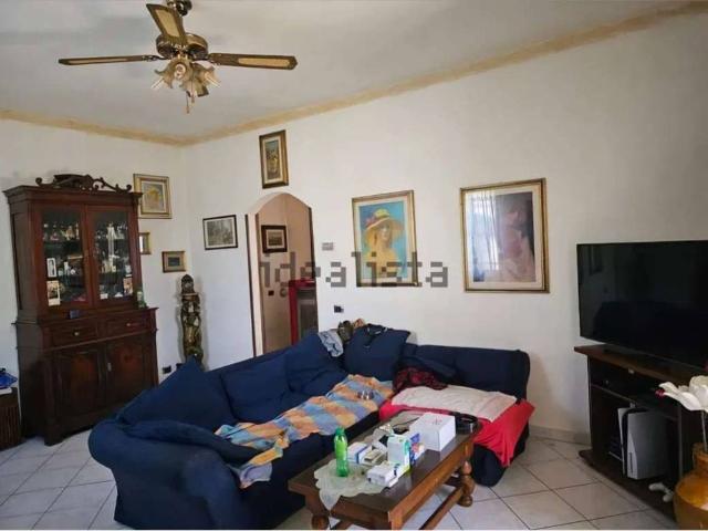 Villa Indipendente in vendita a Battilana, Luni