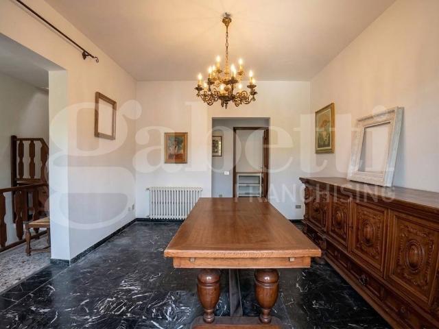 Villa Indipendente in vendita a Bonascola, Carrara