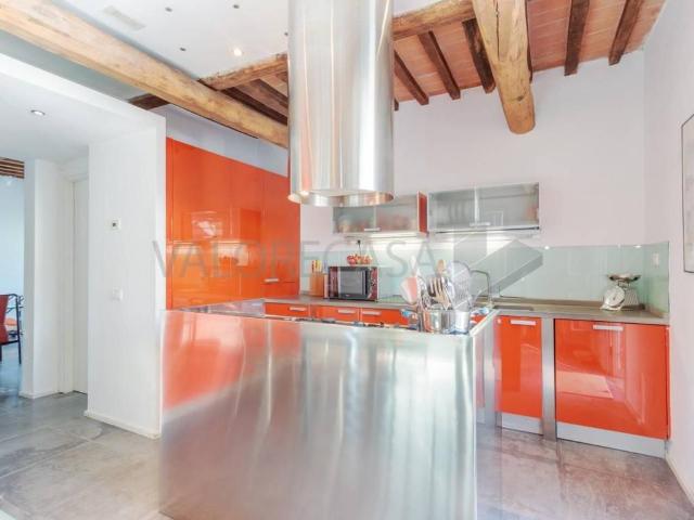 Villa Indipendente in vendita a Carrara, Toscana
