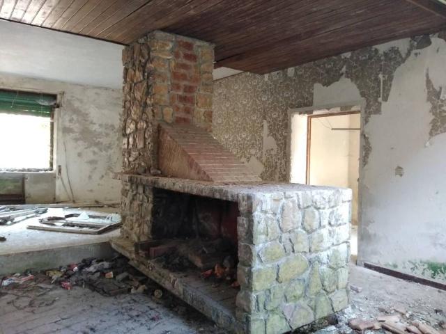 Villa Indipendente in vendita a Fabbrica, Carrara