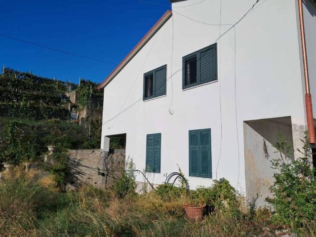 Villa Indipendente in vendita a Fabbrica, Carrara