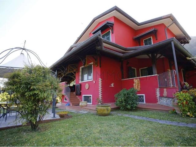 Villa Indipendente in vendita a Carrara, Toscana