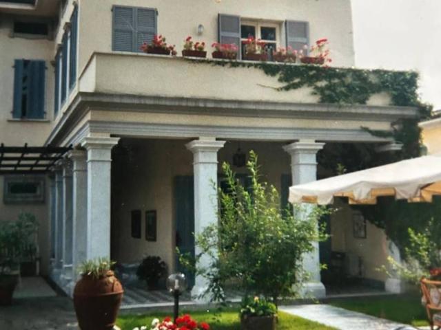 Villa Indipendente in vendita a Marina di Carrara, Carrara