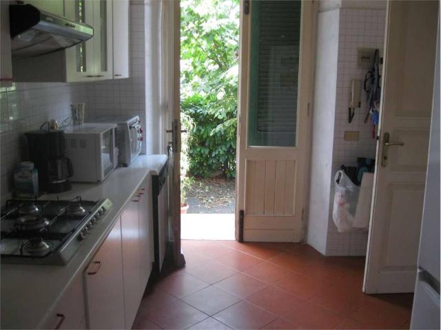 Villa Indipendente in vendita a Carrara, Toscana