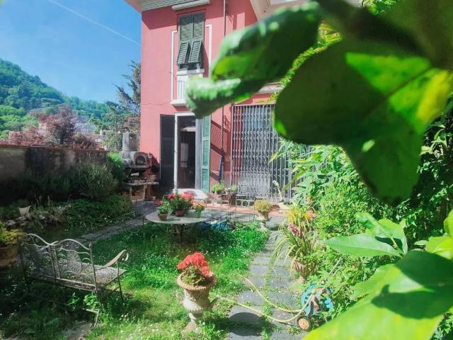 Villa Indipendente in vendita a Carrara, Toscana