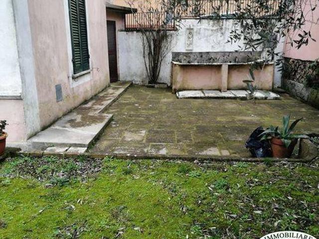 Villa Indipendente in vendita a Fabbrica, Carrara