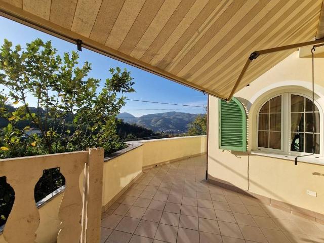 Villa Indipendente in vendita a Carrara, Toscana