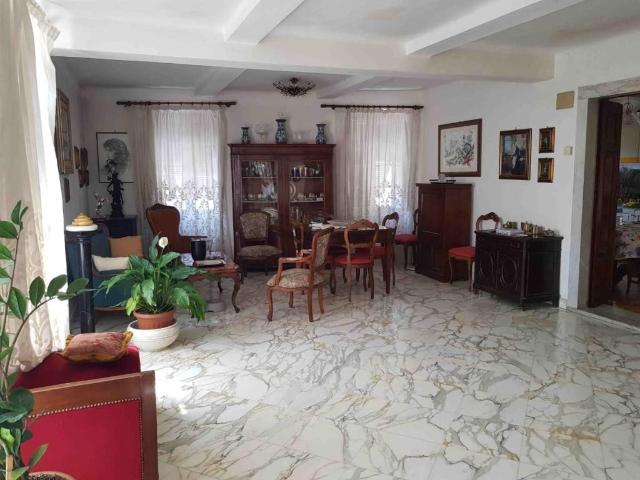 Villa Indipendente in vendita a Gildona, Carrara