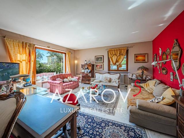 Villa Indipendente in vendita a Carrara, Toscana