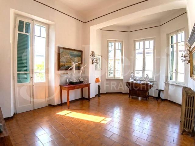 Villa Indipendente in vendita a Perticata, Carrara