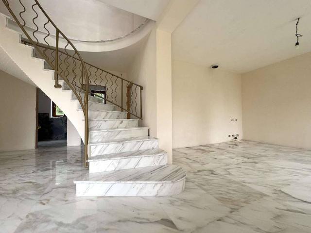 Villa Indipendente in vendita a Perticata, Carrara