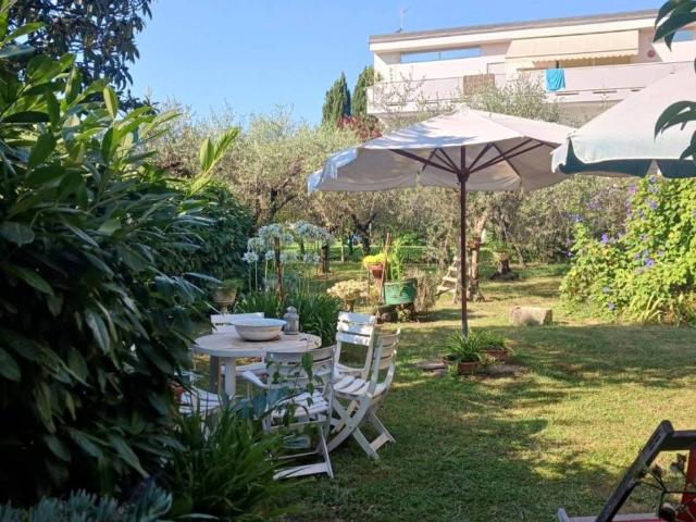 Villa Indipendente in vendita a Sant'Antonio, Carrara