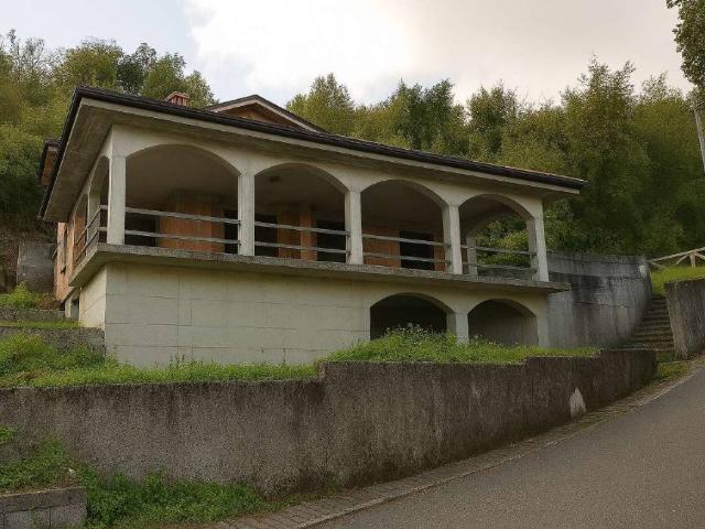 Villa Indipendente in vendita a Carrara, Toscana