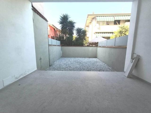 Villa Indipendente in vendita a Marina di Carrara, Carrara