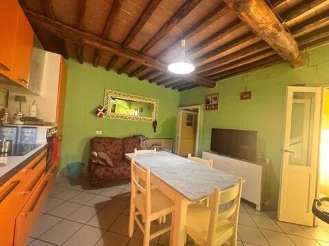 Villa Indipendente in vendita a Carrara, Toscana