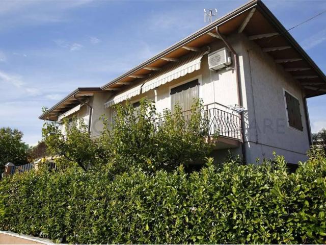 Villa Indipendente in vendita a Nazzano, Carrara