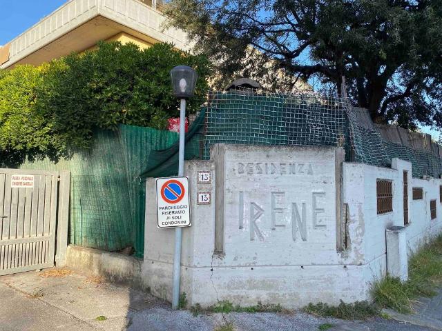 Villa Indipendente in vendita a Marina di Carrara, Carrara