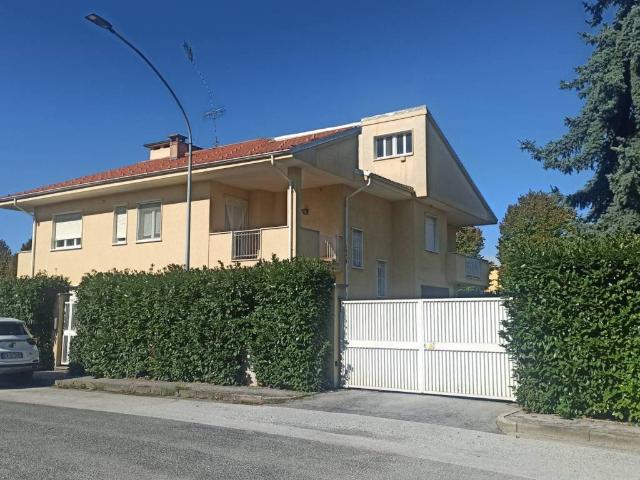 Villa Indipendente in vendita a Piemonte, Cuneo