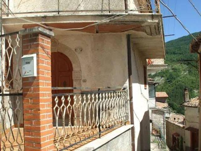 Villa Indipendente in vendita a Colli di Monte Bove, Carsoli