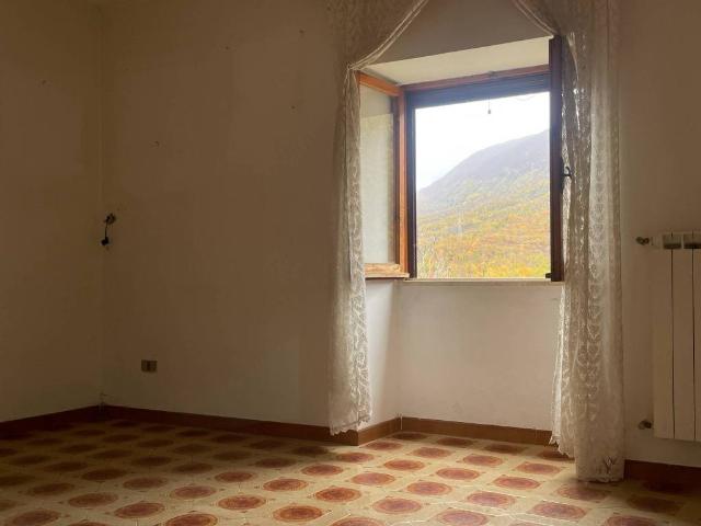 Villa Indipendente in vendita a Carsoli, Abruzzo