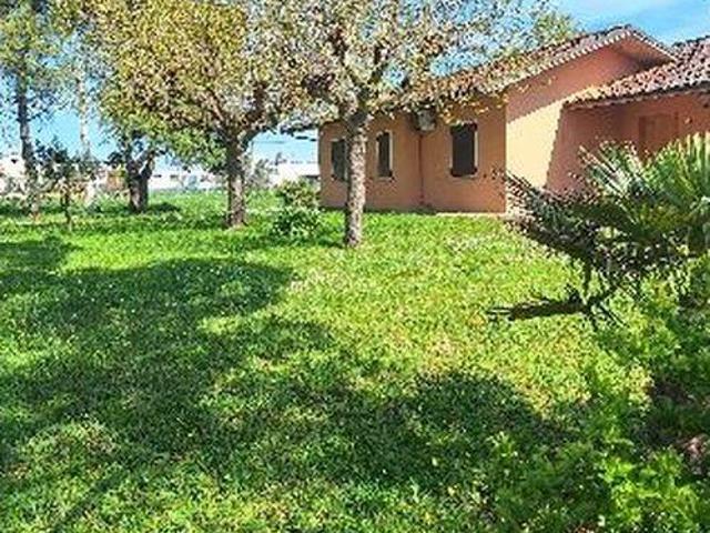 Villa Indipendente in vendita a Fiume, Marche