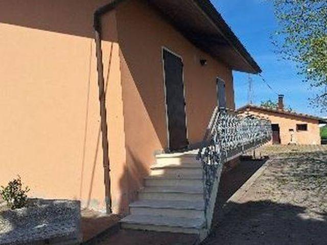 Villa Indipendente in vendita a Fiume, Marche