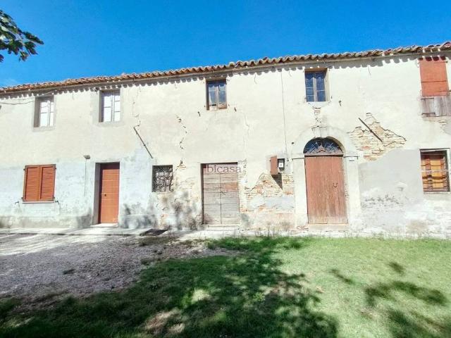 Villa Indipendente in vendita a Molinaccio, Marche