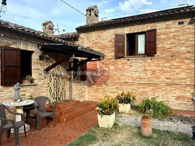 Villa Indipendente in vendita a Marche, Pesaro E Urbino