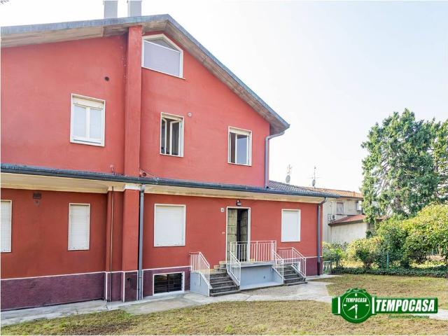 Villa Indipendente in vendita a Carugate, Milano