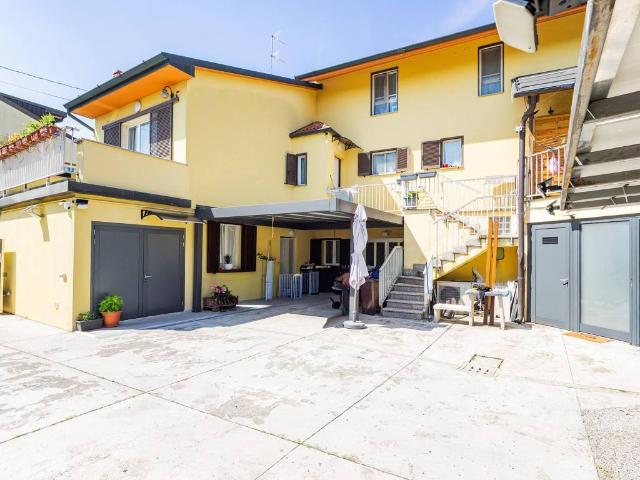 Villa Indipendente in vendita a Carugate, Milano