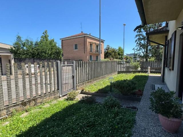 Villa Indipendente in vendita a Carugate, Lombardia