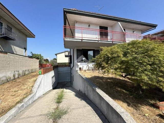 Villa Indipendente in vendita a Carugate, Lombardia