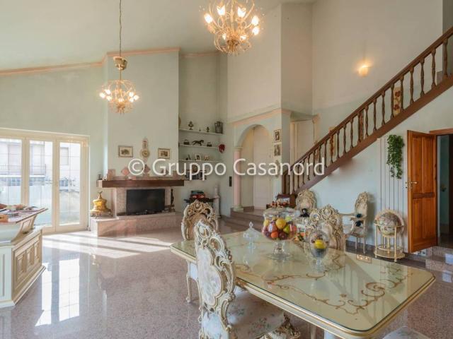 Villa Indipendente in vendita a Carugate, Valera di Sopra