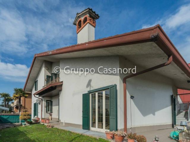 Villa Indipendente in vendita a Valera di Sopra, Carugate